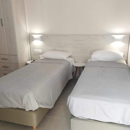 Daniela Apartments Неа Рода Екстериор снимка