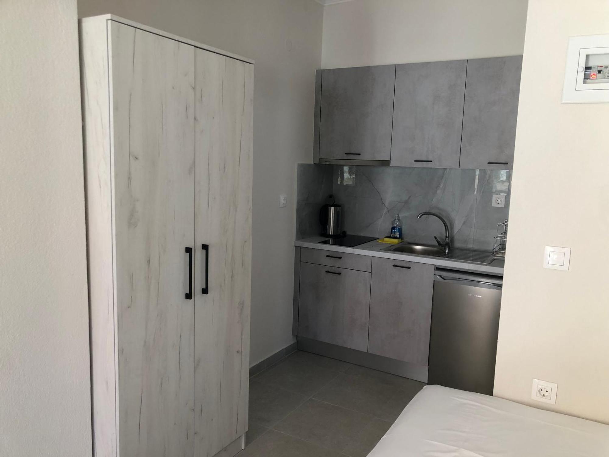 Daniela Apartments Неа Рода Екстериор снимка