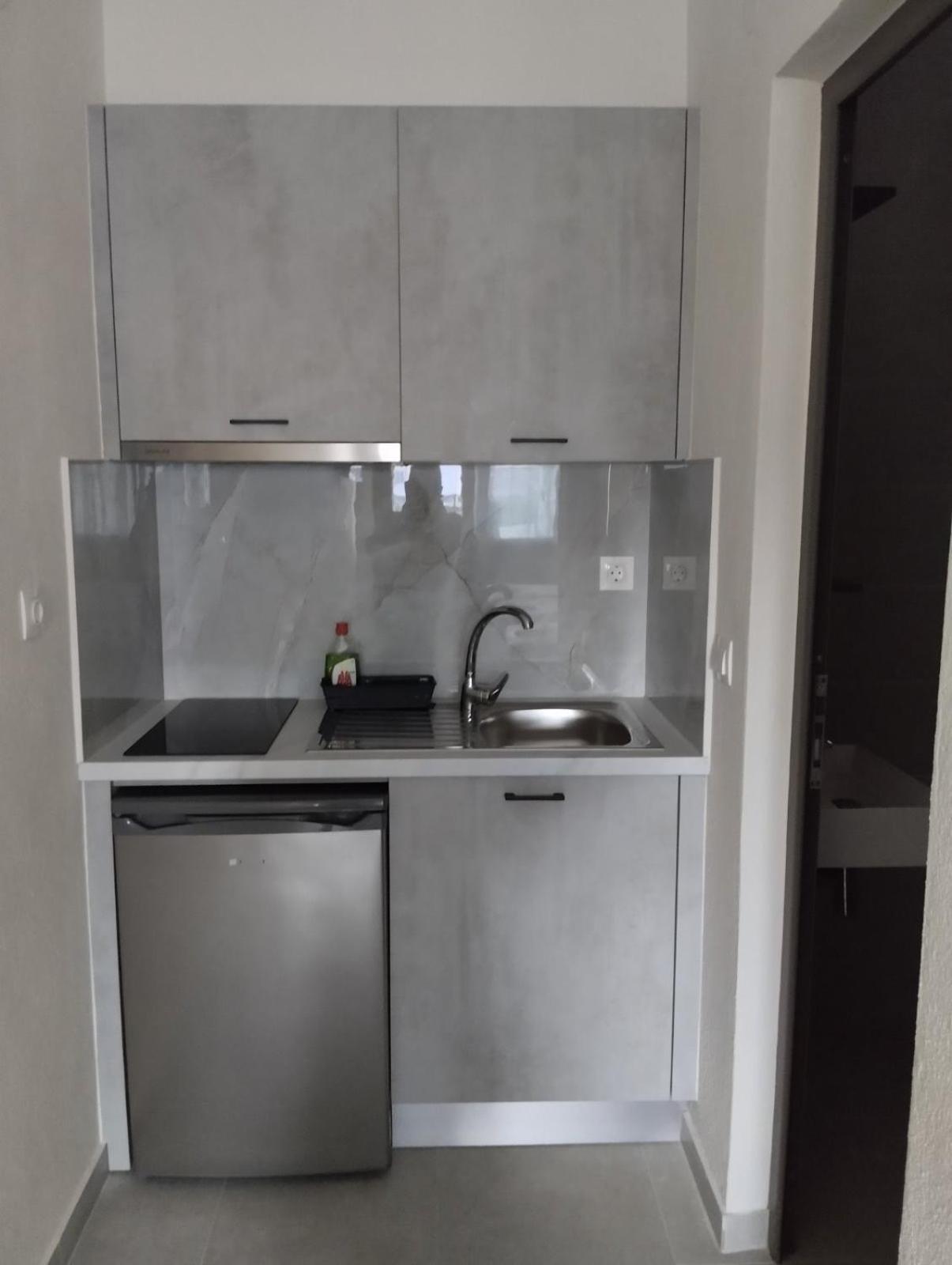 Daniela Apartments Неа Рода Екстериор снимка