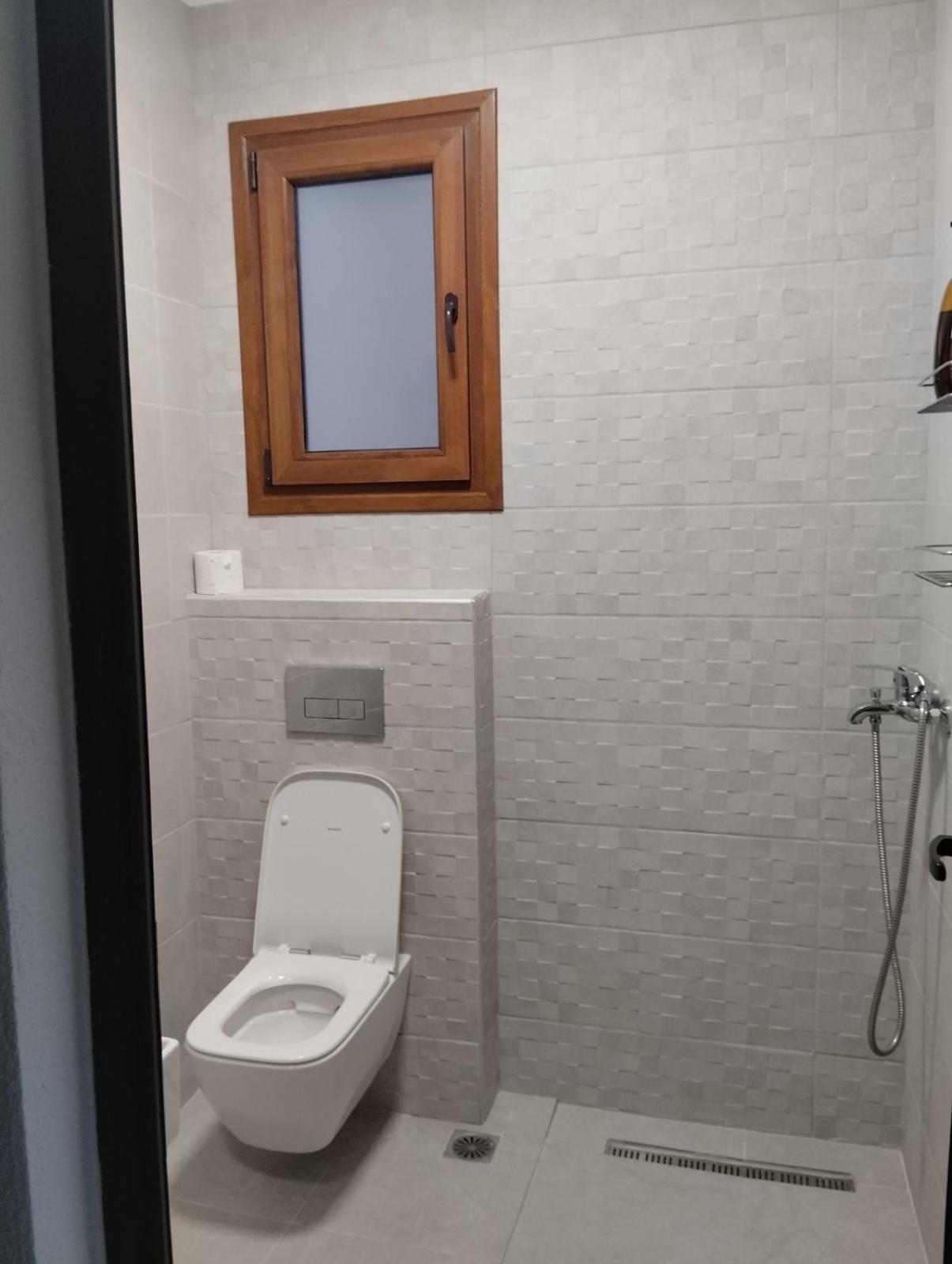 Daniela Apartments Неа Рода Екстериор снимка