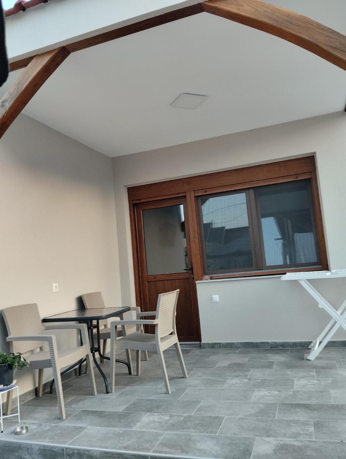 Daniela Apartments Неа Рода Екстериор снимка