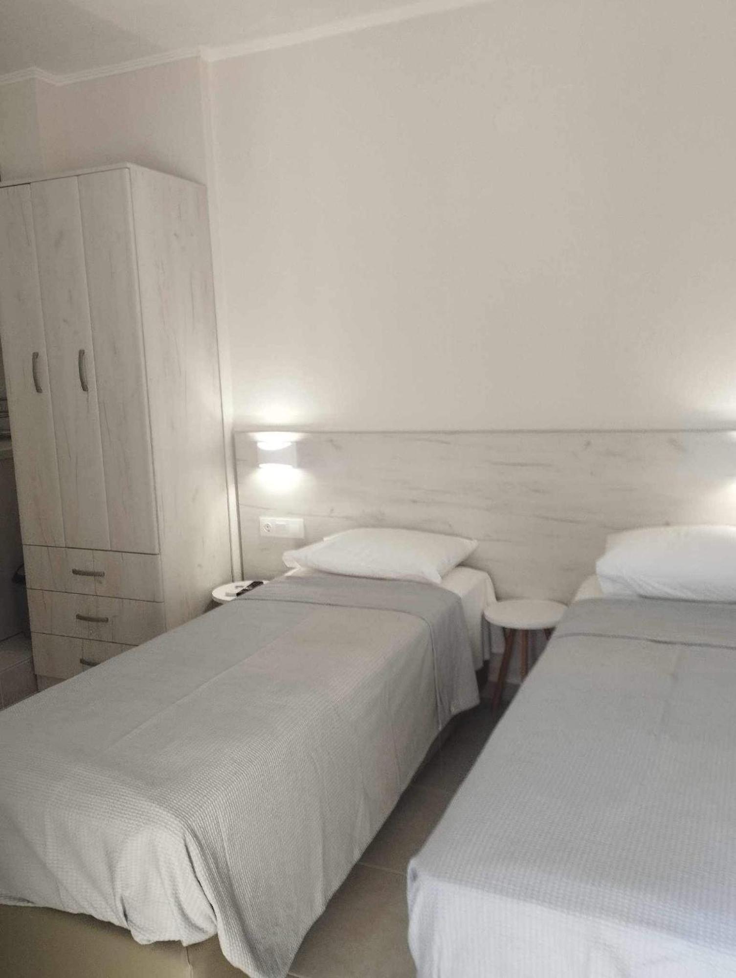 Daniela Apartments Неа Рода Екстериор снимка