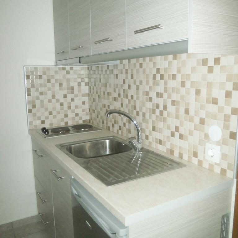 Daniela Apartments Неа Рода Екстериор снимка