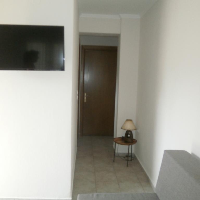 Daniela Apartments Неа Рода Екстериор снимка