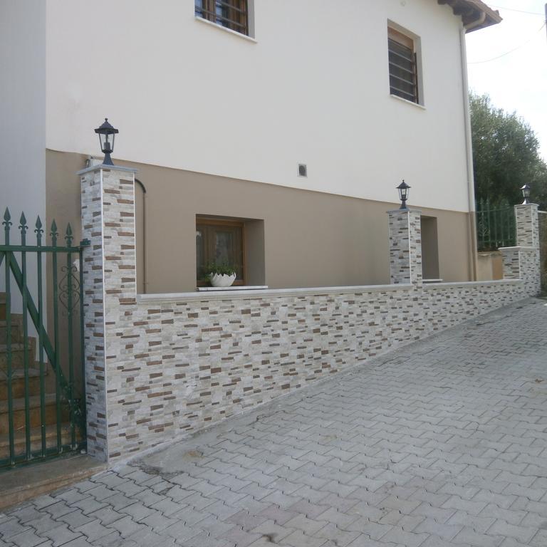 Daniela Apartments Неа Рода Екстериор снимка