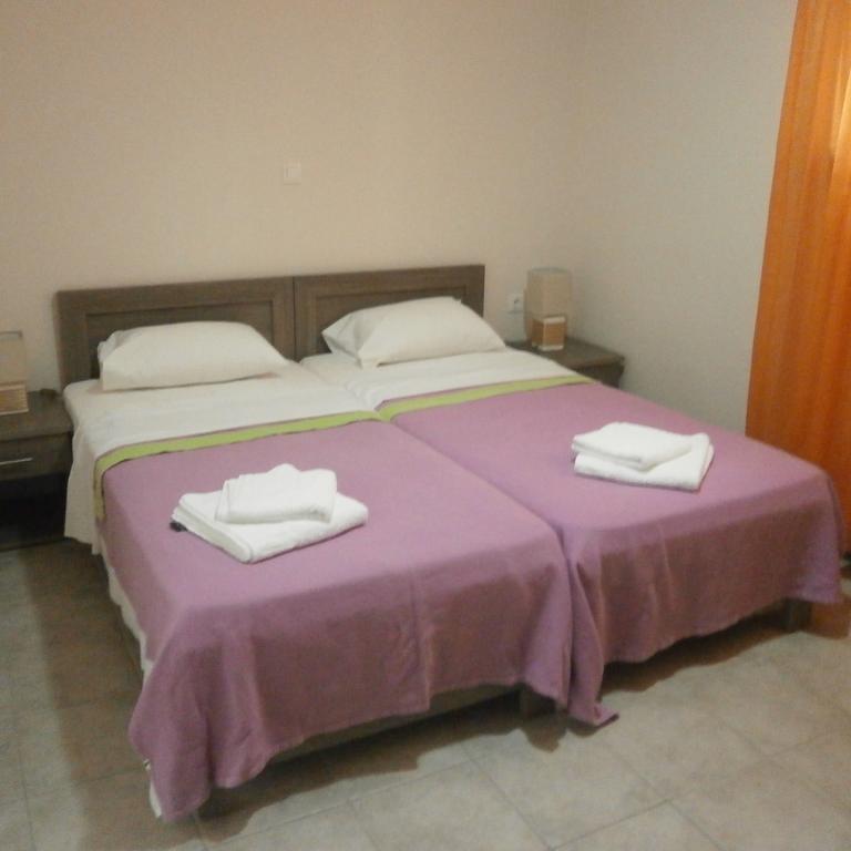 Daniela Apartments Неа Рода Екстериор снимка