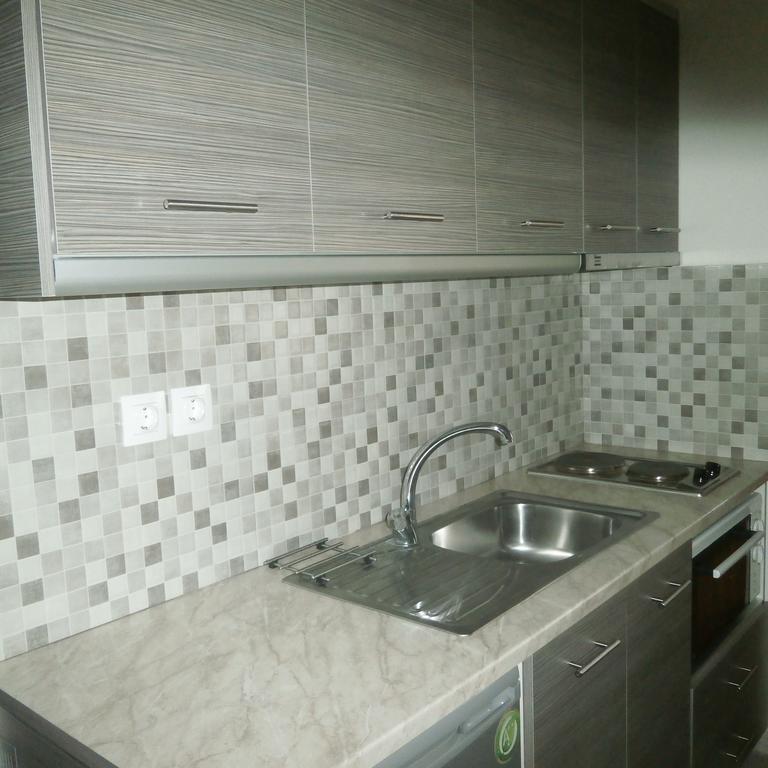 Daniela Apartments Неа Рода Екстериор снимка