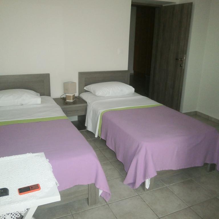 Daniela Apartments Неа Рода Екстериор снимка